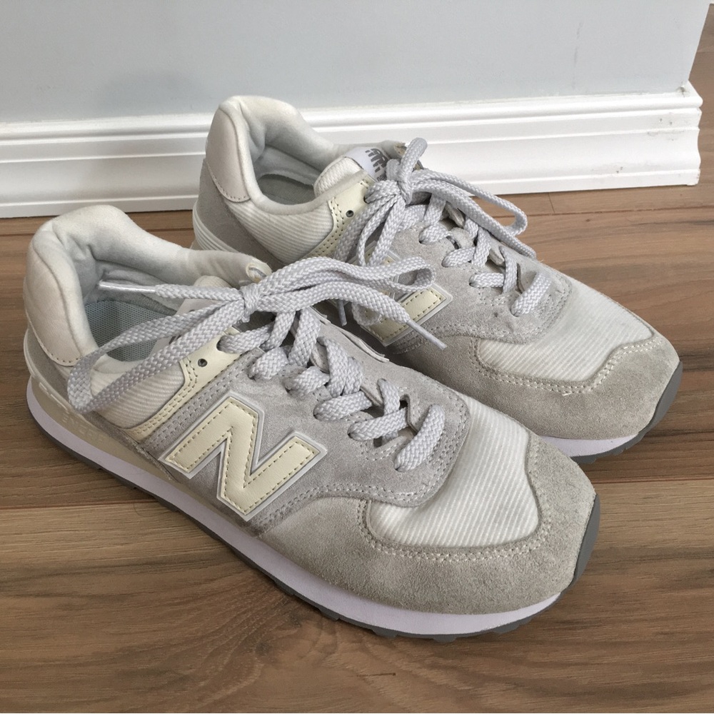 New Balance 574 Sneakers Size 9